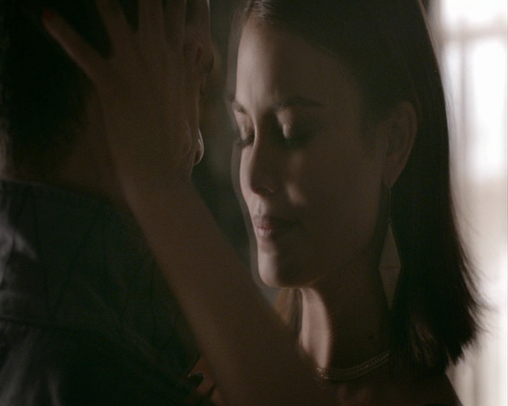 VampireDiaries-dot-nl_VampireDiaries-8x03YouDecidedThatIWasWorthSaving0480.jpg