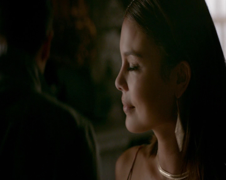 VampireDiaries-dot-nl_VampireDiaries-8x03YouDecidedThatIWasWorthSaving0482.jpg