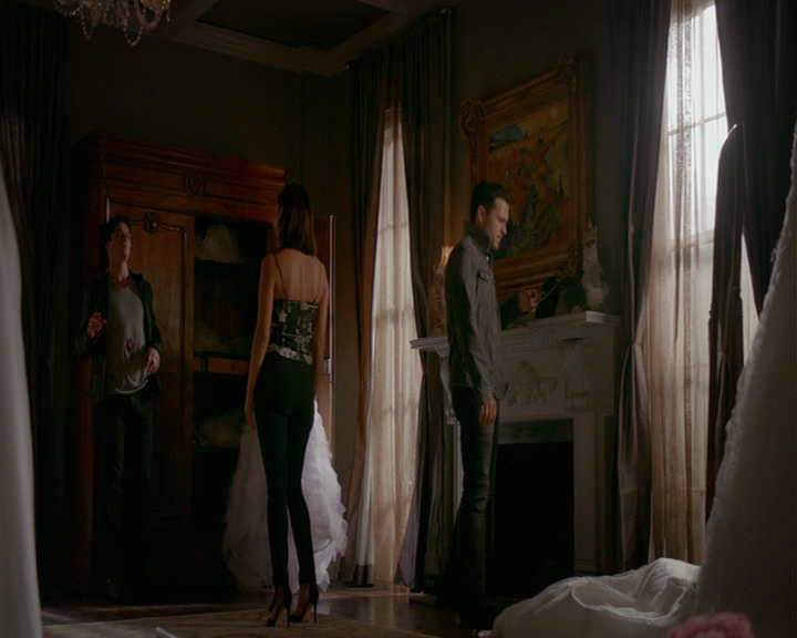 VampireDiaries-dot-nl_VampireDiaries-8x03YouDecidedThatIWasWorthSaving0485.jpg