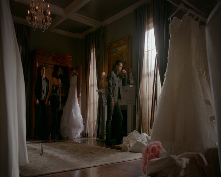 VampireDiaries-dot-nl_VampireDiaries-8x03YouDecidedThatIWasWorthSaving0490.jpg