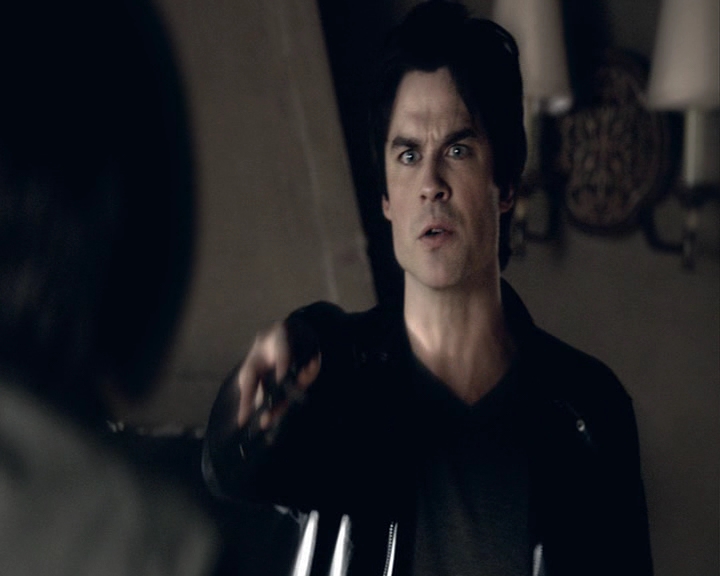 VampireDiaries-dot-nl_VampireDiaries-8x03YouDecidedThatIWasWorthSaving0507.jpg