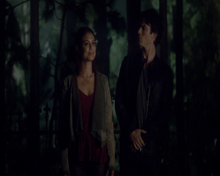 VampireDiaries-dot-nl_VampireDiaries-8x03YouDecidedThatIWasWorthSaving0539.jpg