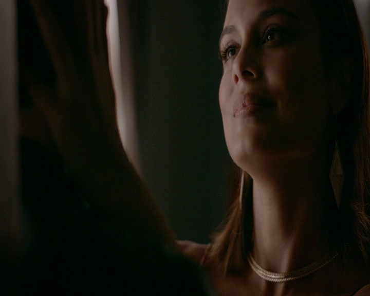 VampireDiaries-dot-nl_VampireDiaries-8x03YouDecidedThatIWasWorthSaving0541.jpg