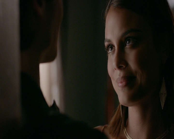 VampireDiaries-dot-nl_VampireDiaries-8x03YouDecidedThatIWasWorthSaving0545.jpg