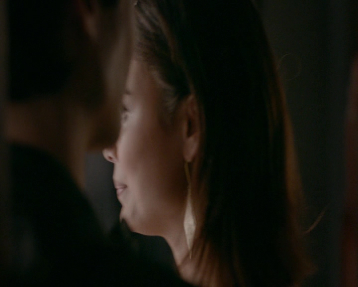 VampireDiaries-dot-nl_VampireDiaries-8x03YouDecidedThatIWasWorthSaving0547.jpg