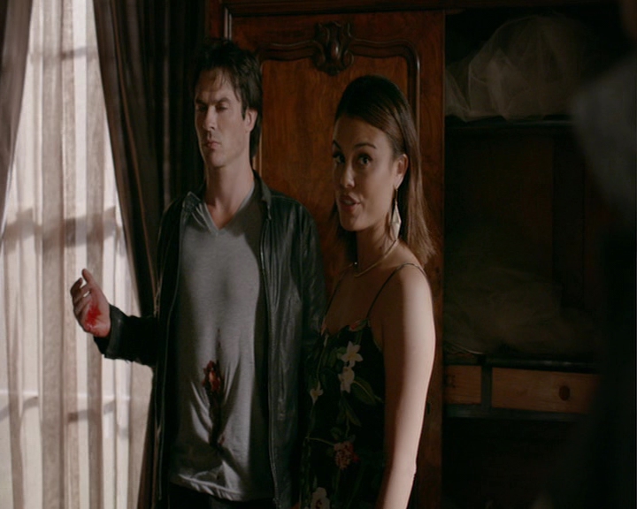 VampireDiaries-dot-nl_VampireDiaries-8x03YouDecidedThatIWasWorthSaving0550.jpg