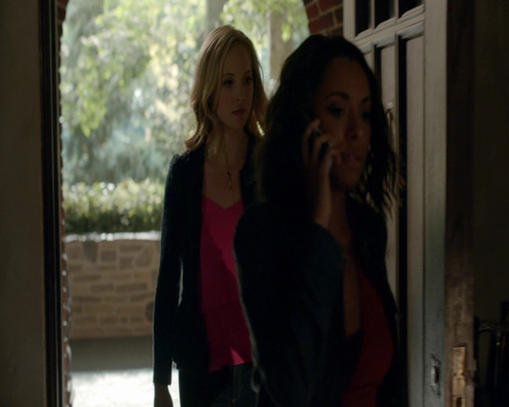 VampireDiaries-dot-nl_VampireDiaries-8x03YouDecidedThatIWasWorthSaving0555.jpg