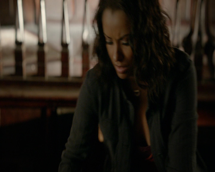 VampireDiaries-dot-nl_VampireDiaries-8x03YouDecidedThatIWasWorthSaving0596.jpg