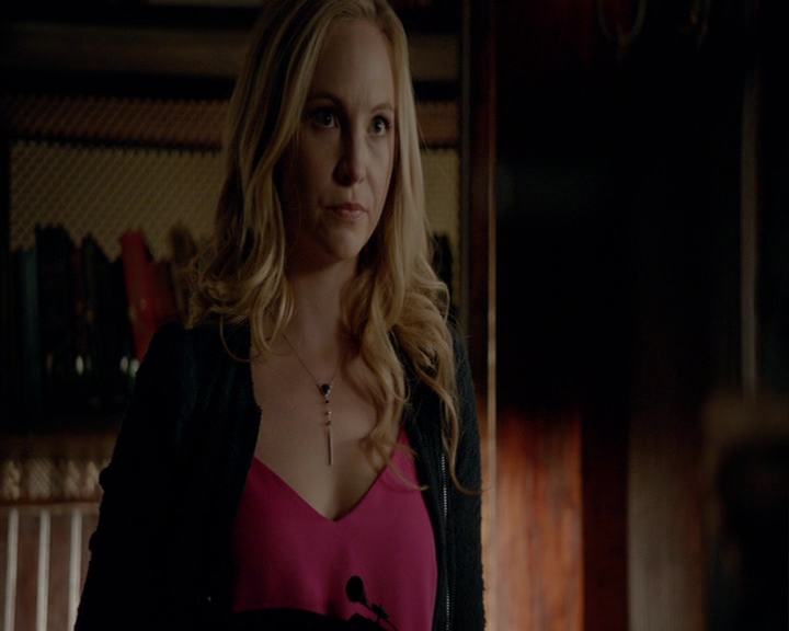 VampireDiaries-dot-nl_VampireDiaries-8x03YouDecidedThatIWasWorthSaving0600.jpg