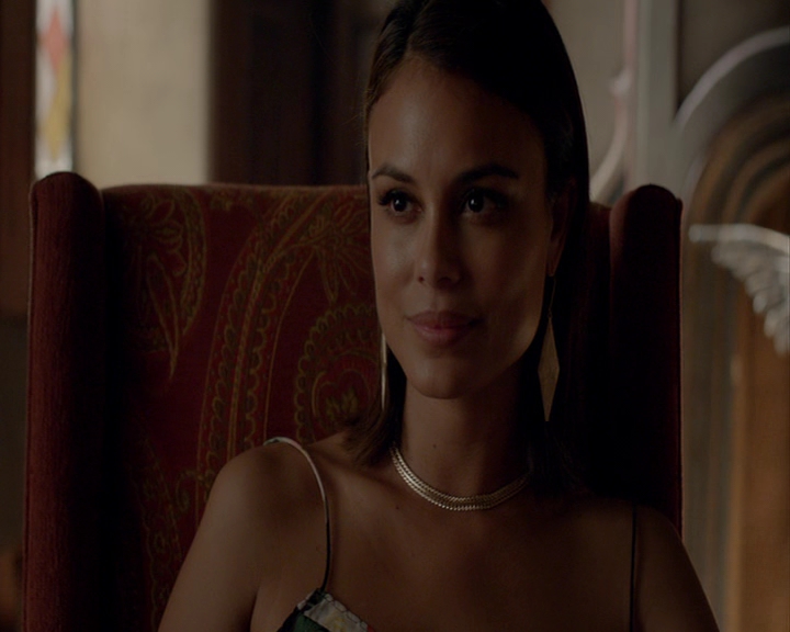 VampireDiaries-dot-nl_VampireDiaries-8x03YouDecidedThatIWasWorthSaving0654.jpg