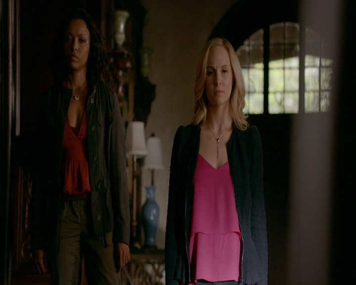 VampireDiaries-dot-nl_VampireDiaries-8x03YouDecidedThatIWasWorthSaving0664.jpg