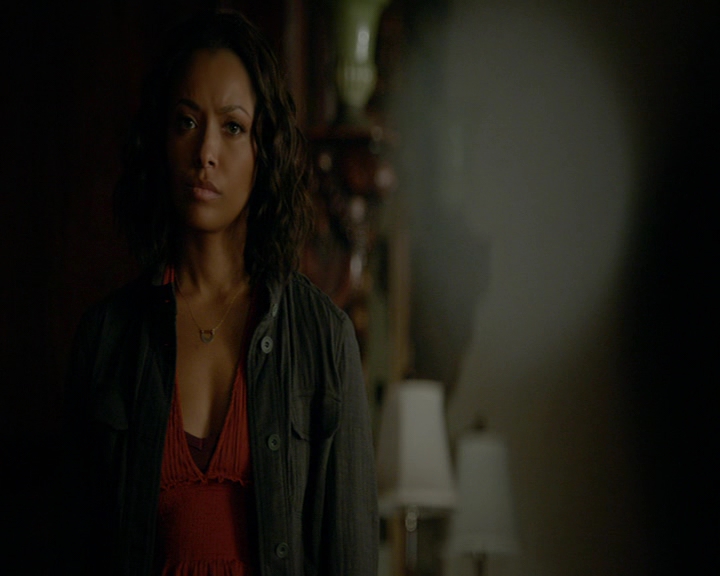 VampireDiaries-dot-nl_VampireDiaries-8x03YouDecidedThatIWasWorthSaving0694.jpg