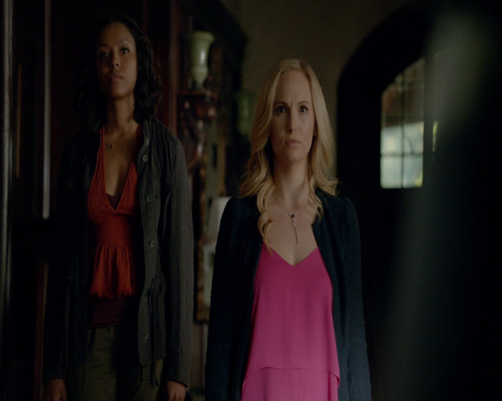 VampireDiaries-dot-nl_VampireDiaries-8x03YouDecidedThatIWasWorthSaving0743.jpg