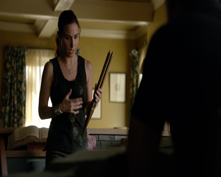 VampireDiaries-dot-nl_VampireDiaries-8x03YouDecidedThatIWasWorthSaving0762.jpg