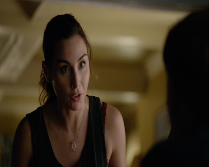 VampireDiaries-dot-nl_VampireDiaries-8x03YouDecidedThatIWasWorthSaving0769.jpg