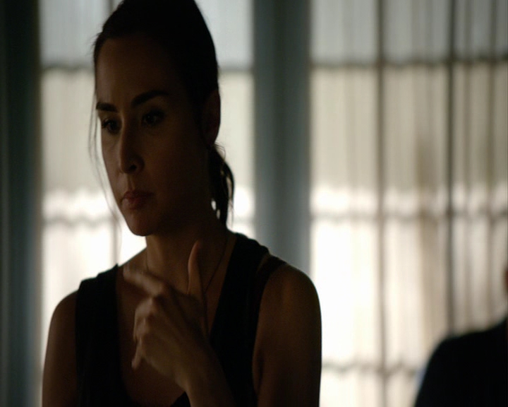 VampireDiaries-dot-nl_VampireDiaries-8x03YouDecidedThatIWasWorthSaving0781.jpg