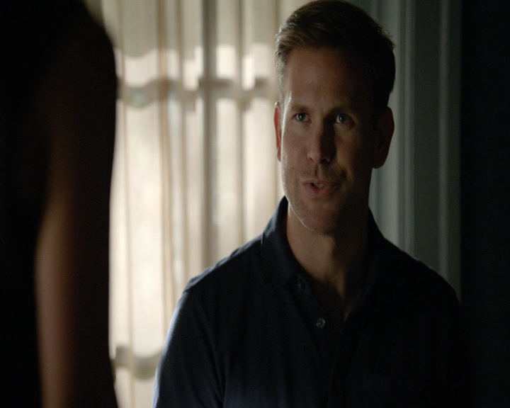 VampireDiaries-dot-nl_VampireDiaries-8x03YouDecidedThatIWasWorthSaving0803.jpg