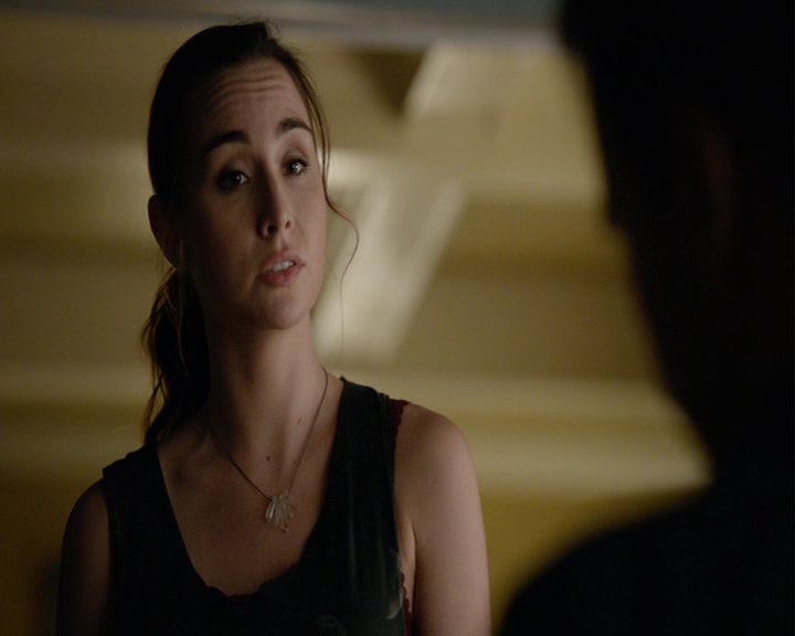 VampireDiaries-dot-nl_VampireDiaries-8x03YouDecidedThatIWasWorthSaving0807.jpg