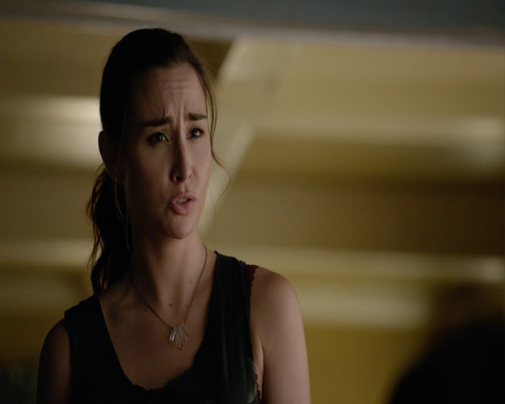 VampireDiaries-dot-nl_VampireDiaries-8x03YouDecidedThatIWasWorthSaving0811.jpg