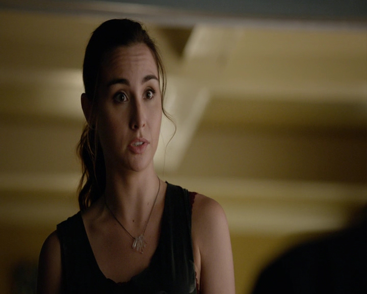 VampireDiaries-dot-nl_VampireDiaries-8x03YouDecidedThatIWasWorthSaving0813.jpg