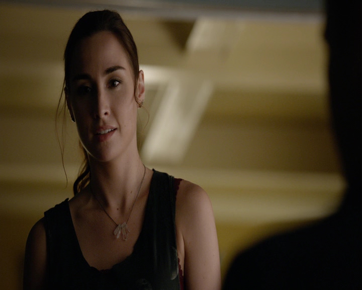 VampireDiaries-dot-nl_VampireDiaries-8x03YouDecidedThatIWasWorthSaving0819.jpg