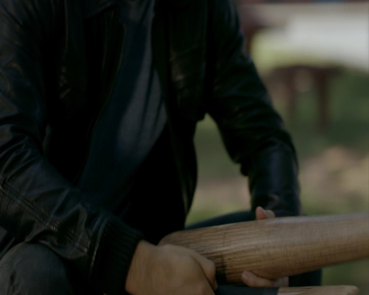 VampireDiaries-dot-nl_VampireDiaries-8x03YouDecidedThatIWasWorthSaving0825.jpg