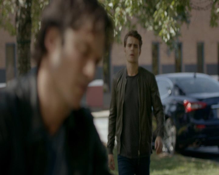 VampireDiaries-dot-nl_VampireDiaries-8x03YouDecidedThatIWasWorthSaving0832.jpg