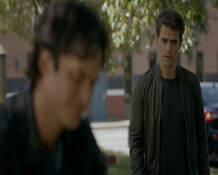 VampireDiaries-dot-nl_VampireDiaries-8x03YouDecidedThatIWasWorthSaving0837.jpg