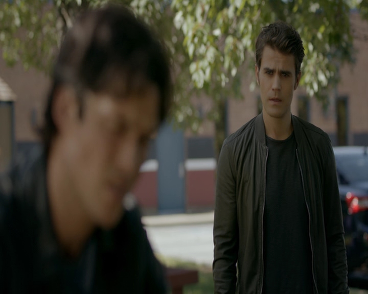 VampireDiaries-dot-nl_VampireDiaries-8x03YouDecidedThatIWasWorthSaving0839.jpg