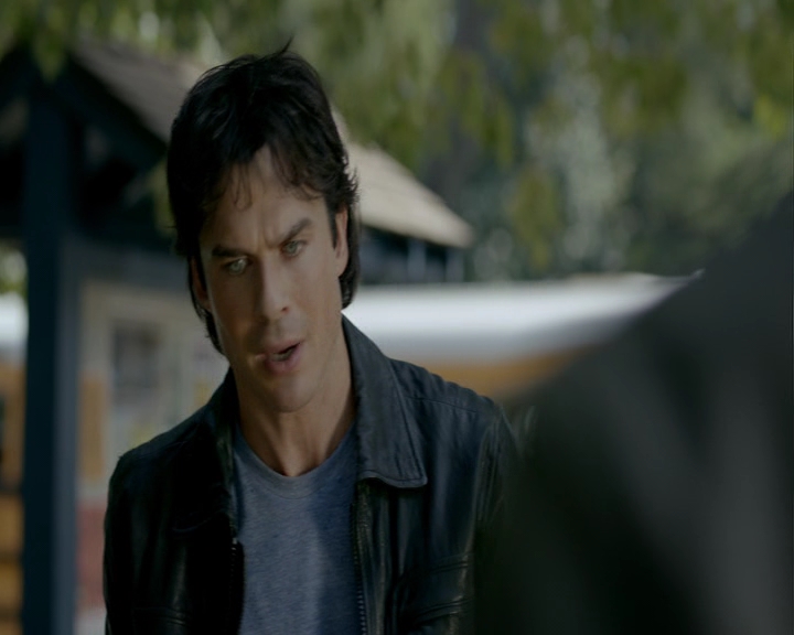 VampireDiaries-dot-nl_VampireDiaries-8x03YouDecidedThatIWasWorthSaving0846.jpg