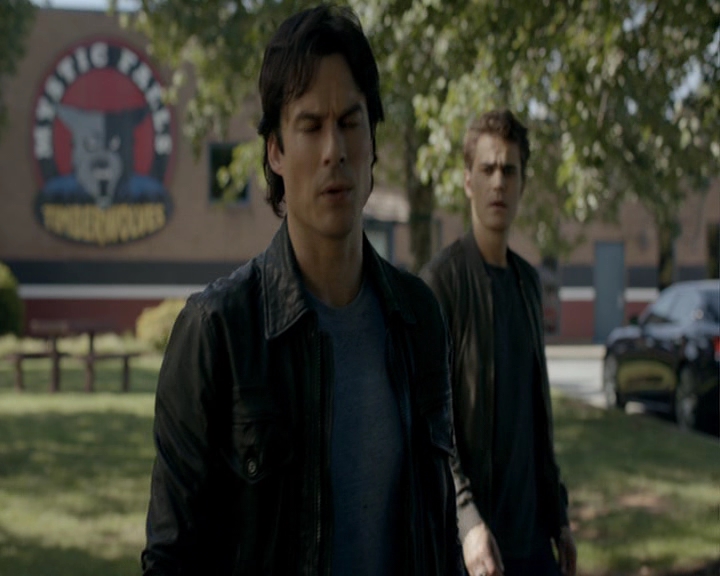 VampireDiaries-dot-nl_VampireDiaries-8x03YouDecidedThatIWasWorthSaving0849.jpg