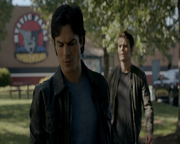 VampireDiaries-dot-nl_VampireDiaries-8x03YouDecidedThatIWasWorthSaving0850.jpg