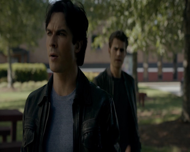 VampireDiaries-dot-nl_VampireDiaries-8x03YouDecidedThatIWasWorthSaving0854.jpg