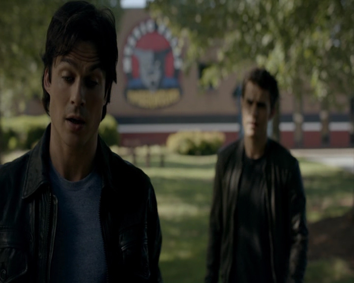 VampireDiaries-dot-nl_VampireDiaries-8x03YouDecidedThatIWasWorthSaving0855.jpg