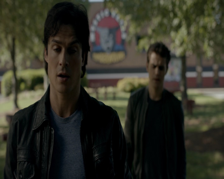 VampireDiaries-dot-nl_VampireDiaries-8x03YouDecidedThatIWasWorthSaving0856.jpg