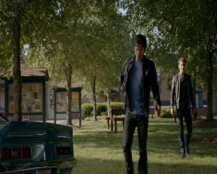 VampireDiaries-dot-nl_VampireDiaries-8x03YouDecidedThatIWasWorthSaving0859.jpg