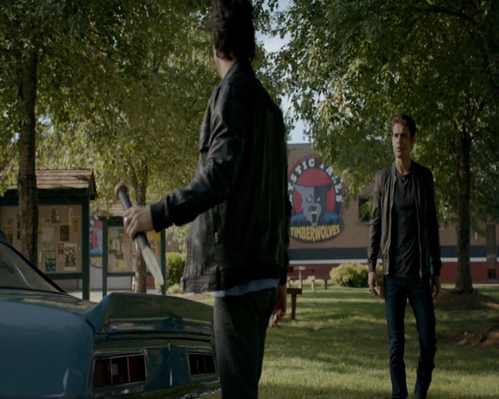 VampireDiaries-dot-nl_VampireDiaries-8x03YouDecidedThatIWasWorthSaving0862.jpg