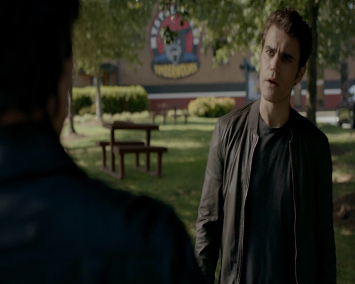 VampireDiaries-dot-nl_VampireDiaries-8x03YouDecidedThatIWasWorthSaving0868.jpg