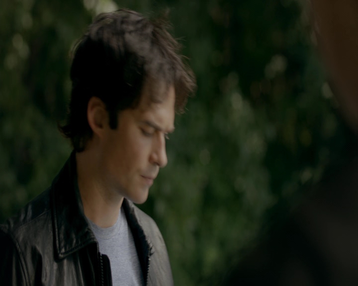 VampireDiaries-dot-nl_VampireDiaries-8x03YouDecidedThatIWasWorthSaving0871.jpg