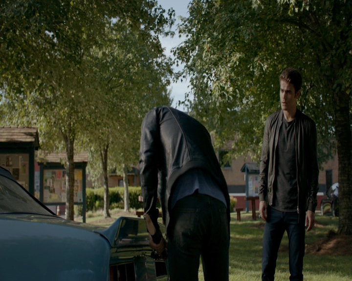 VampireDiaries-dot-nl_VampireDiaries-8x03YouDecidedThatIWasWorthSaving0873.jpg