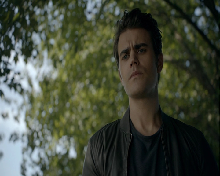 VampireDiaries-dot-nl_VampireDiaries-8x03YouDecidedThatIWasWorthSaving0877.jpg