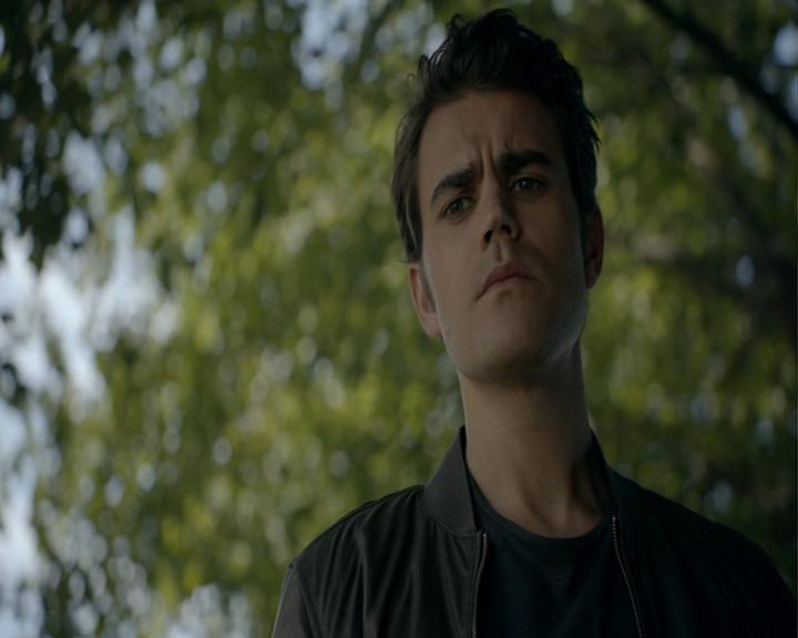 VampireDiaries-dot-nl_VampireDiaries-8x03YouDecidedThatIWasWorthSaving0881.jpg