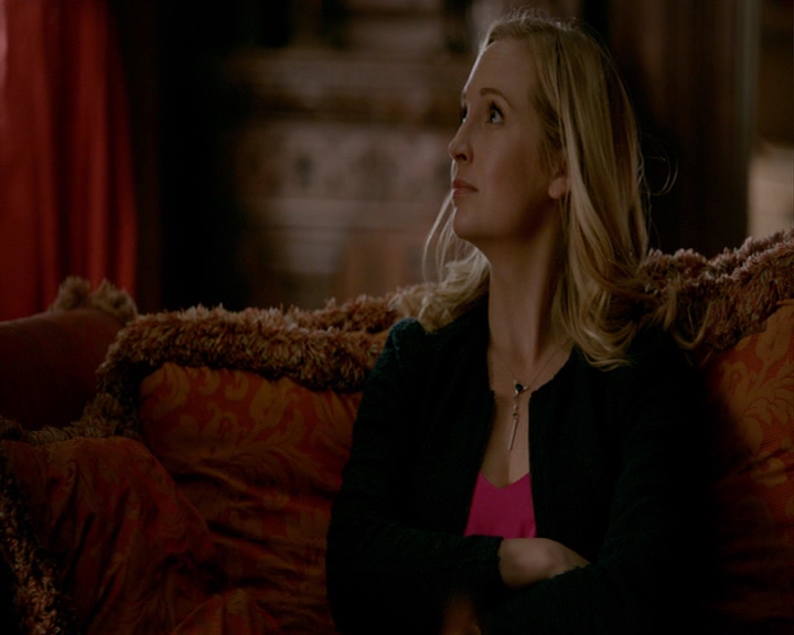 VampireDiaries-dot-nl_VampireDiaries-8x03YouDecidedThatIWasWorthSaving0901.jpg