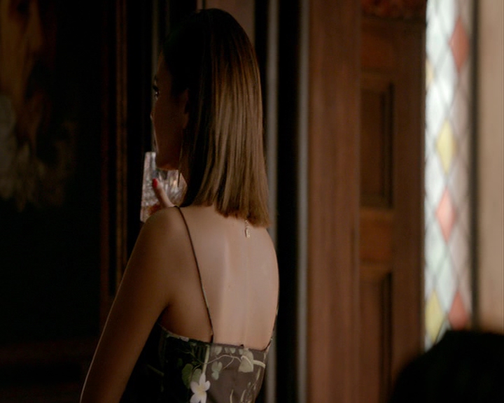 VampireDiaries-dot-nl_VampireDiaries-8x03YouDecidedThatIWasWorthSaving0908.jpg