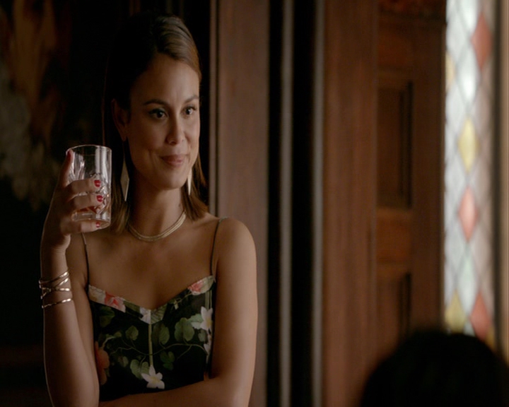 VampireDiaries-dot-nl_VampireDiaries-8x03YouDecidedThatIWasWorthSaving0912.jpg