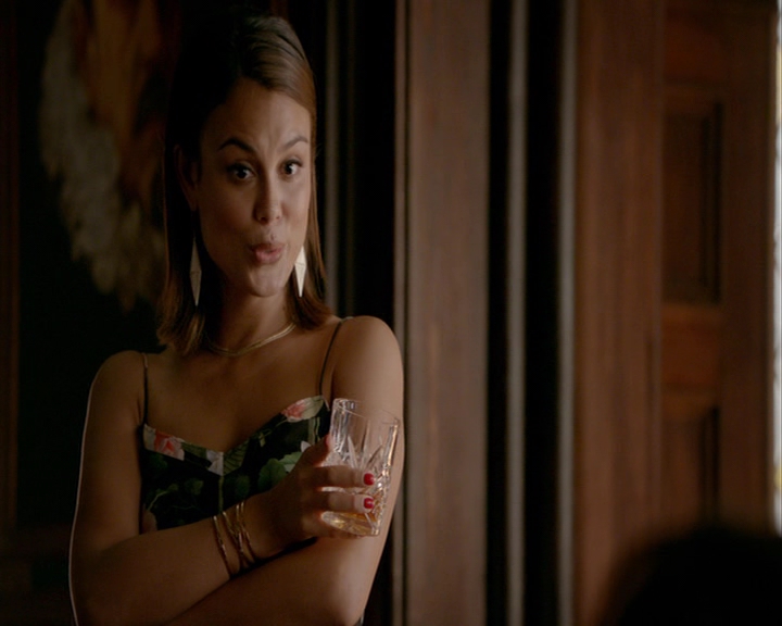 VampireDiaries-dot-nl_VampireDiaries-8x03YouDecidedThatIWasWorthSaving0917.jpg