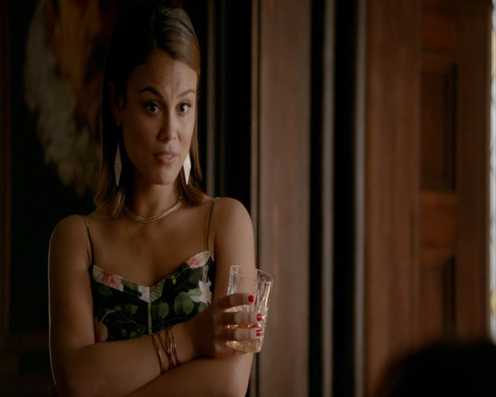 VampireDiaries-dot-nl_VampireDiaries-8x03YouDecidedThatIWasWorthSaving0918.jpg