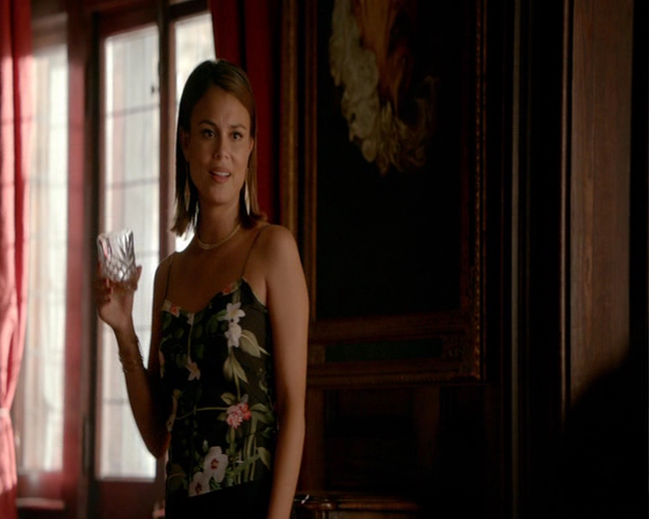 VampireDiaries-dot-nl_VampireDiaries-8x03YouDecidedThatIWasWorthSaving0996.jpg