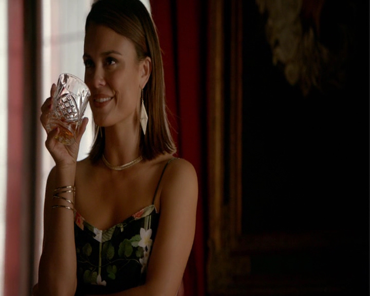 VampireDiaries-dot-nl_VampireDiaries-8x03YouDecidedThatIWasWorthSaving0998.jpg