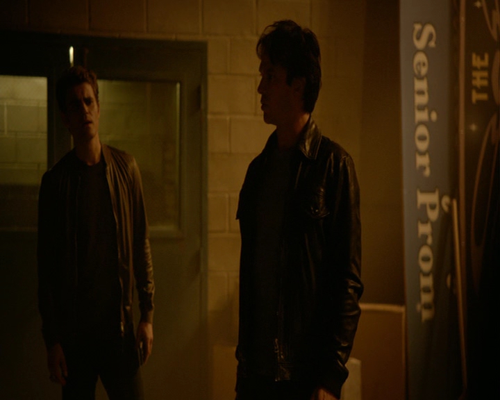 VampireDiaries-dot-nl_VampireDiaries-8x03YouDecidedThatIWasWorthSaving1118.jpg